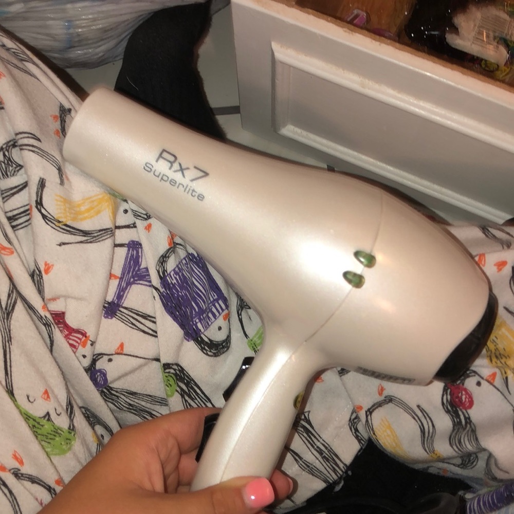 Hair dryer